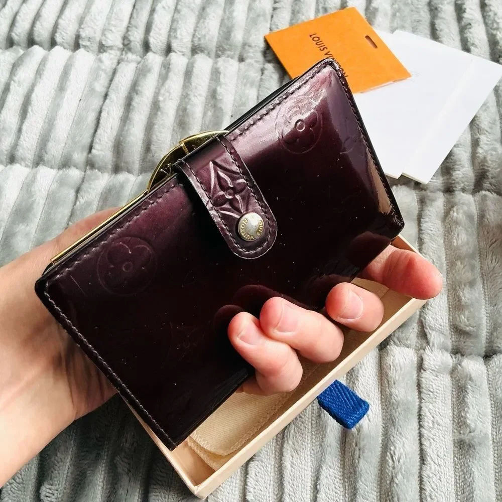 Authentic Louis Vuitton kiss lock Wallet